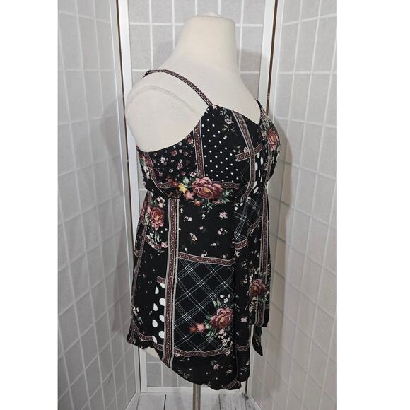 Torrid Floral Patchwork Zip Handkerchief Hem Babydoll Cami Top Size: 0X (12) - Picture 4 of 9